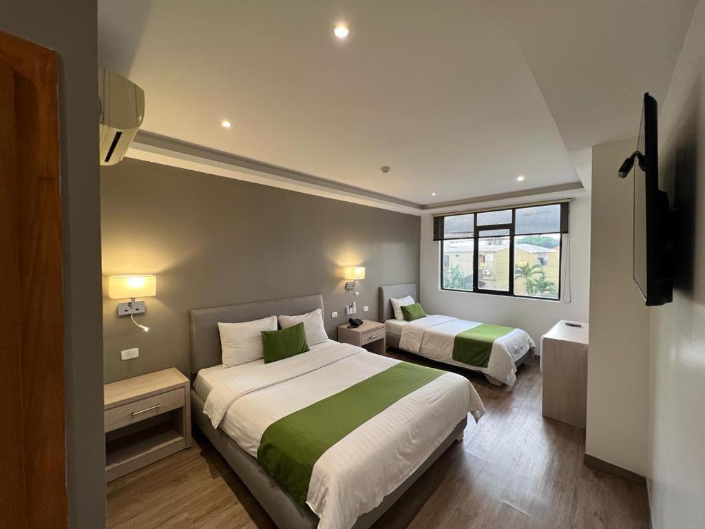 Hotel Plaza Monte Carlo Guayaquil Extérieur photo